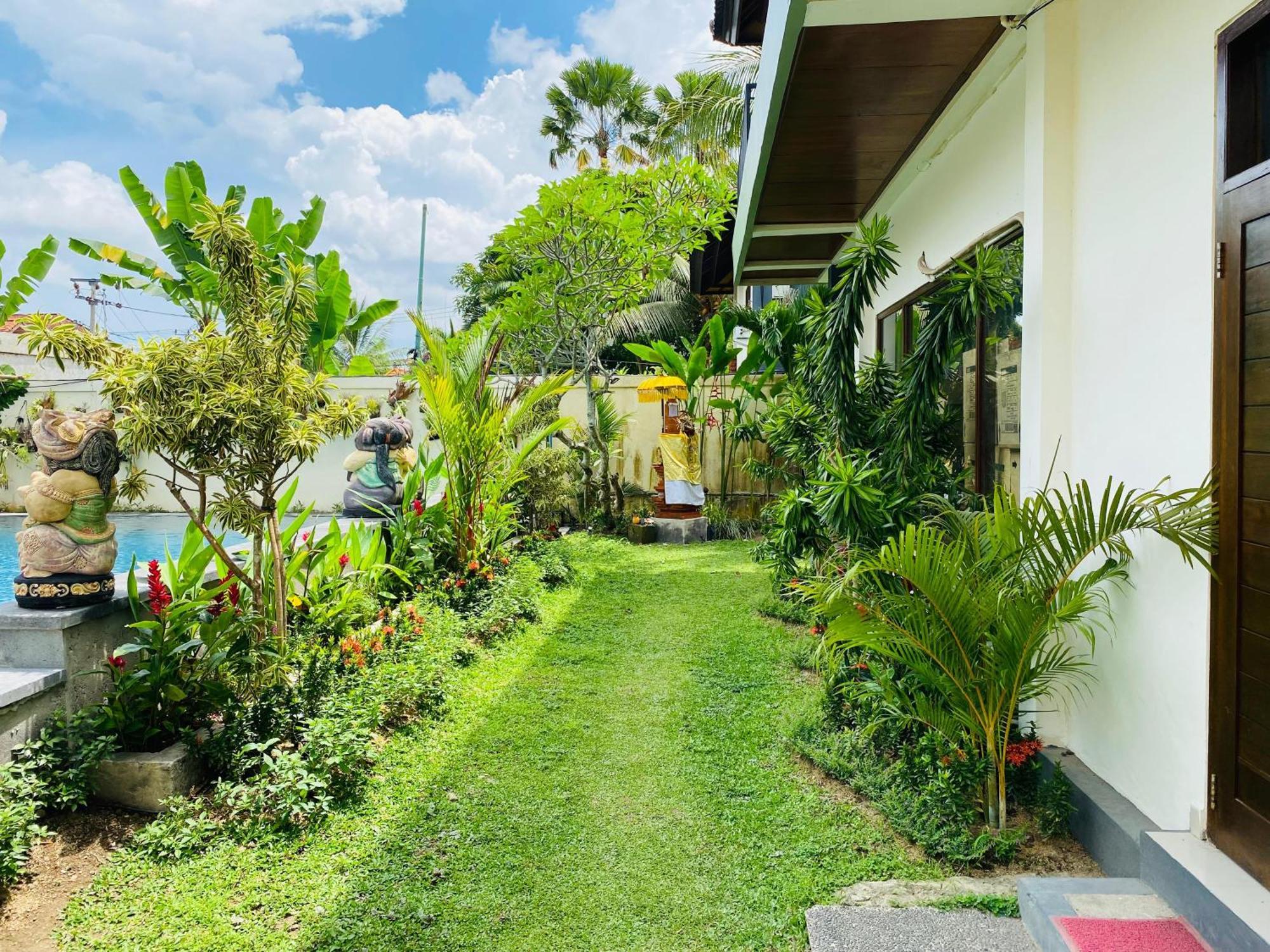 Putri Ayu Cottages Убуд Экстерьер фото