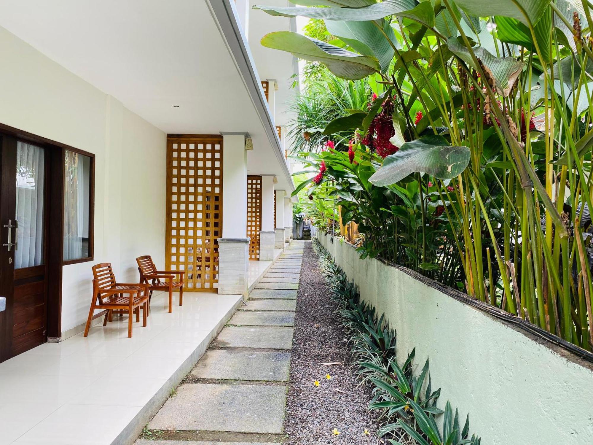 Putri Ayu Cottages Убуд Экстерьер фото